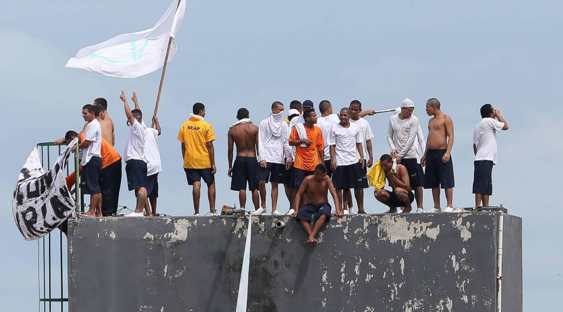 Presos fizeram agentes reféns e exigiram presença da imprensa e dos Direitos Humanos durante rebelião  - AFP