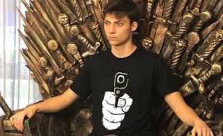 Investigação contra filho '04' receberá provas de inquérito das milícias digitais