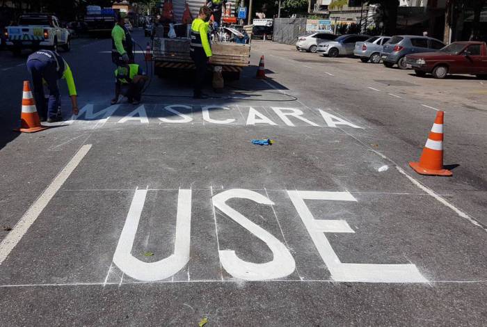 Aviso de 'Use Máscara' nas ruas do Rio