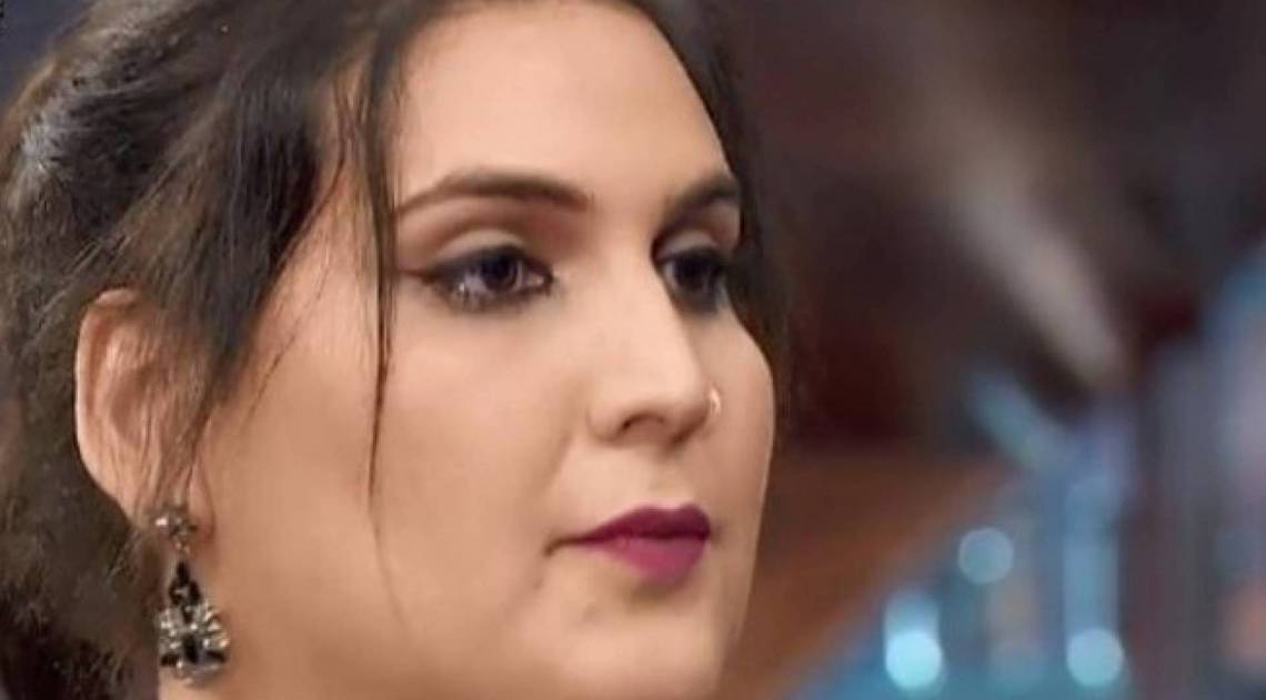 Saray serviu ave crua