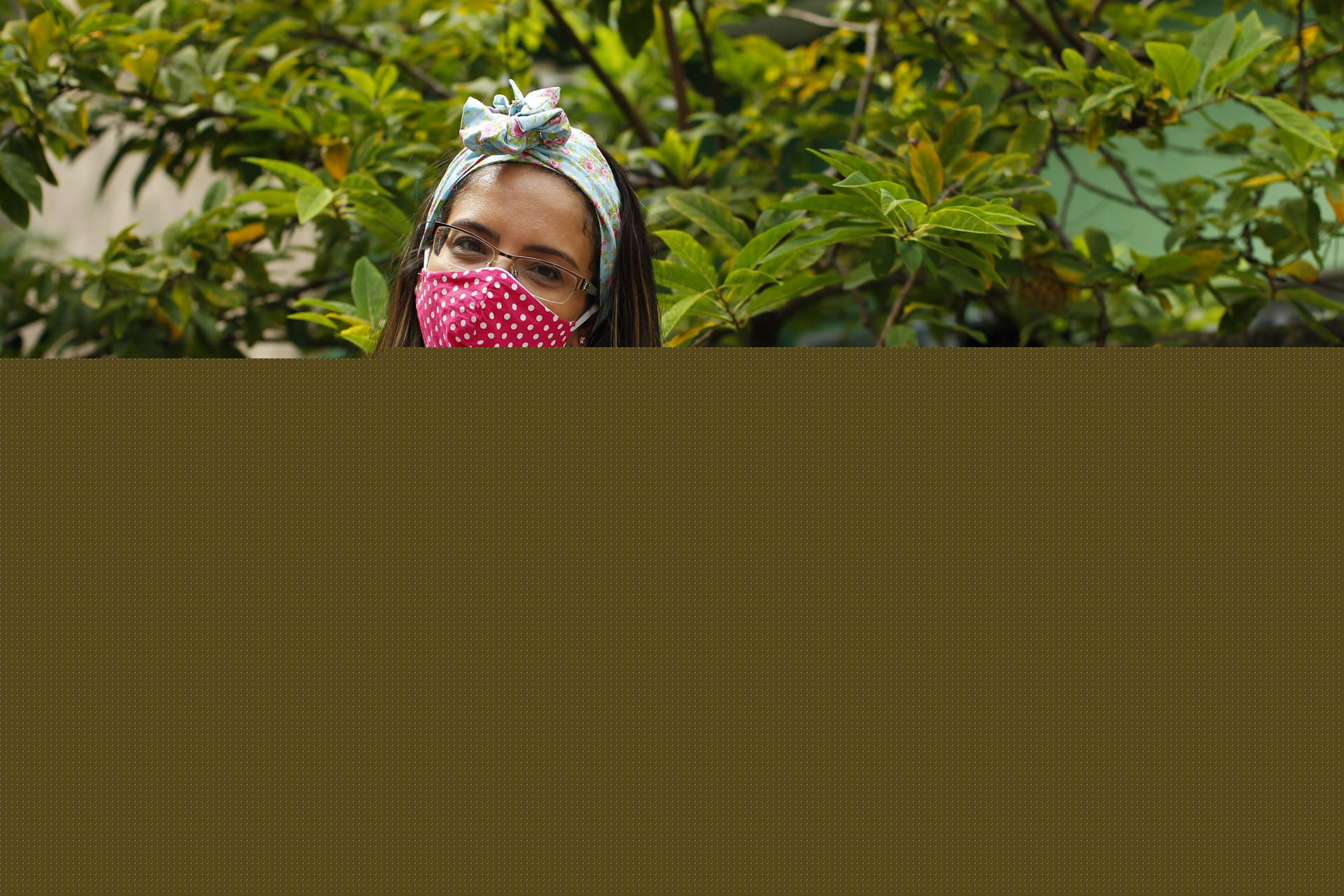 Rio de Janeiro 06/05/2020 - ESPECIAL DIA DAS MAES - A Juliana Barti da Beijinho e Doces, faz doces em casa para homenagia as mae nesse domingo. Foto: Luciano Belford/Agencia O Dia