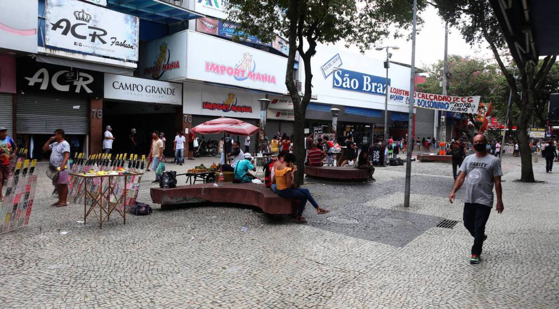 Com&eacute;rcio no cal&ccedil;ad&atilde;o de Campo Grande - Cl&eacute;ber Mendes