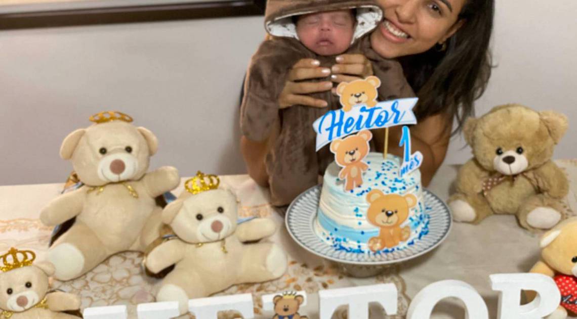 A comerciante Janaína Azevedo festeja o primeiro mês do filho, Heitor, que nasceu prematuro, no dia 3 de abril