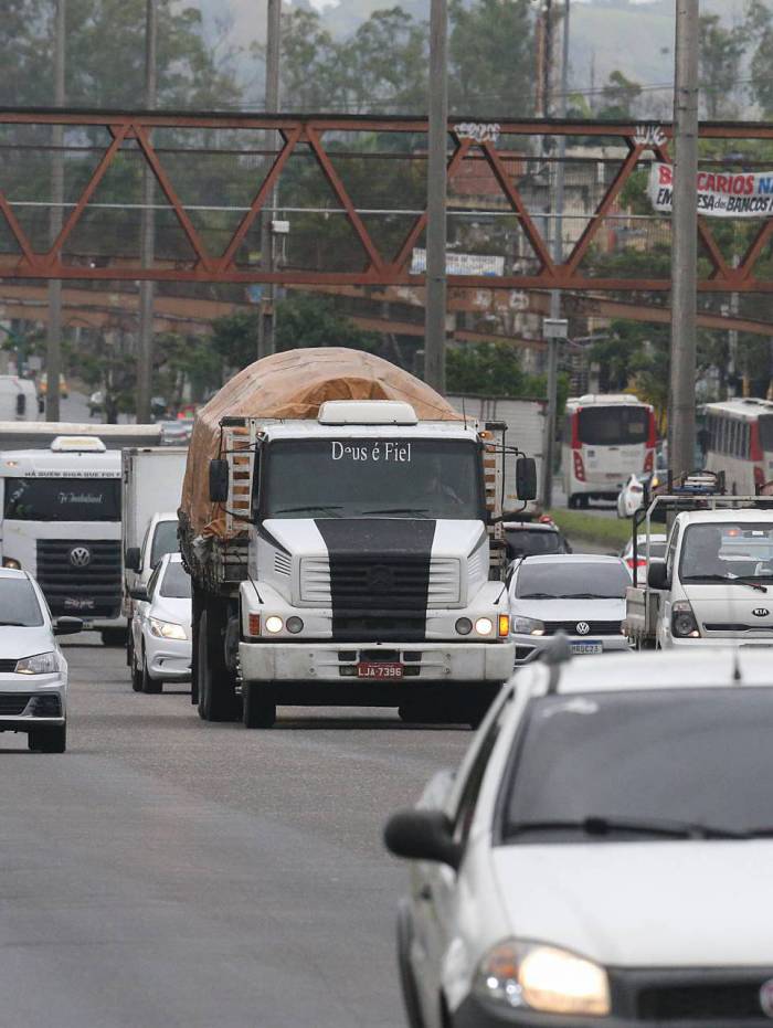 Movimentação de ontem na Av. Brasil, apesar das medidas de restrição por causa da pandemia