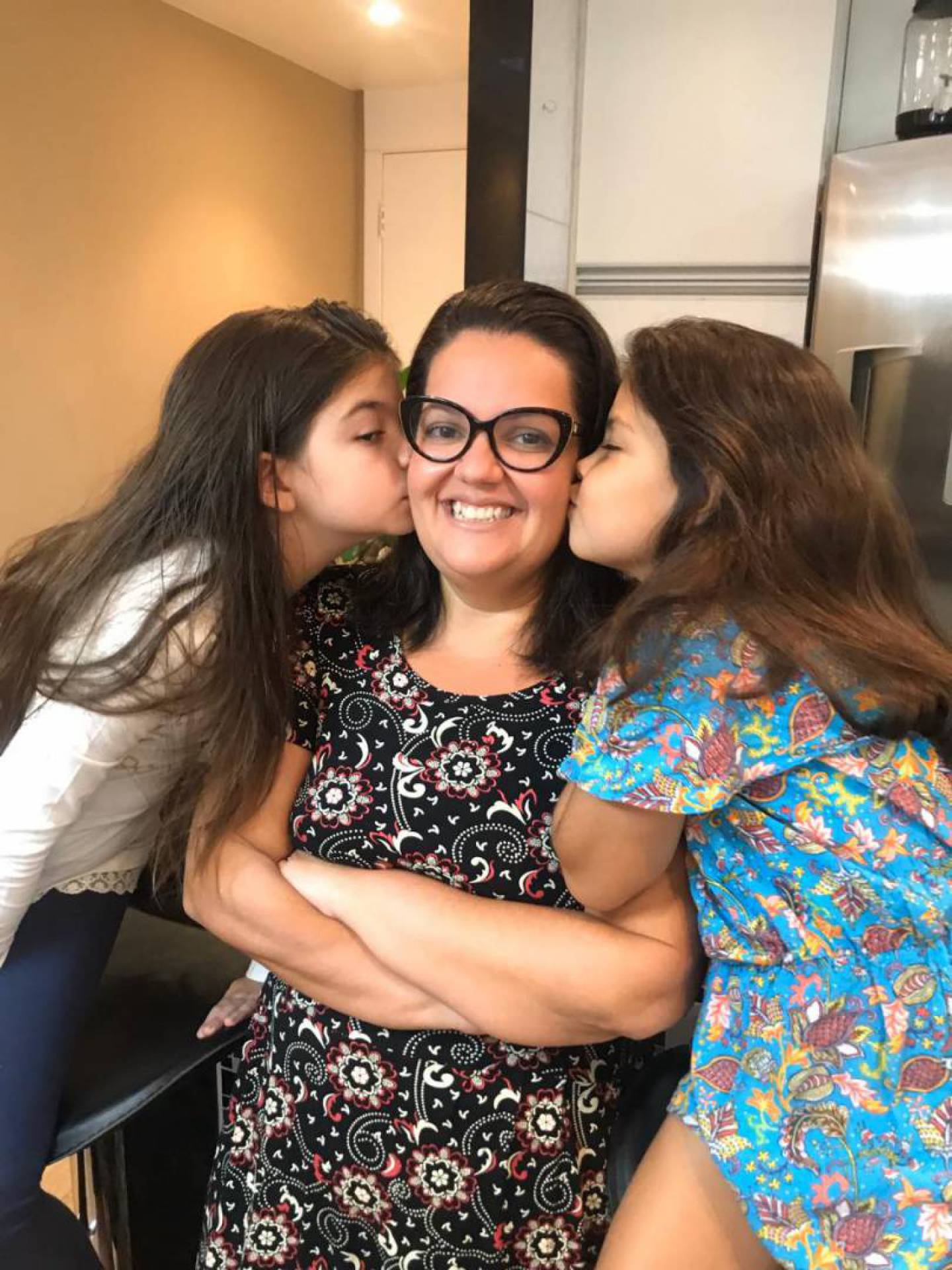 A pediatra Jessica Pinha com as filha Alice e Mariana