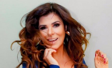 'Dei muito e recebo infinitamente mais', diz Mara Maravilha sobre doações à Igreja 