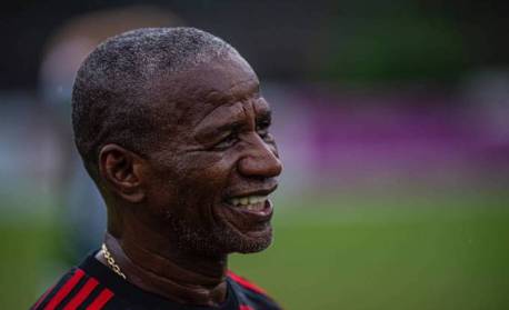 Morre Adílio, ídolo do Flamengo, aos 68 anos