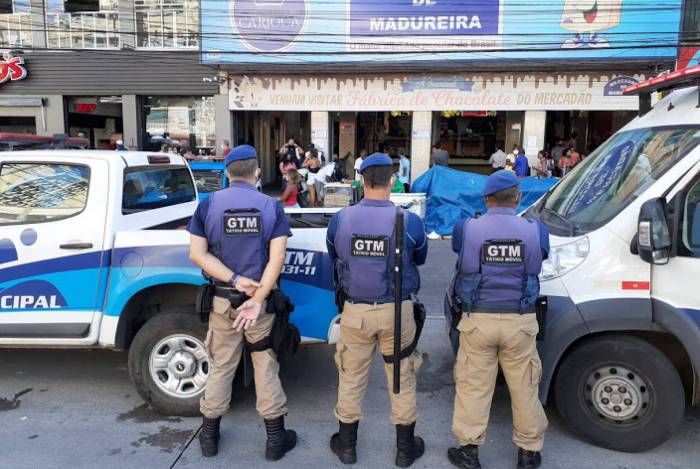 Guarda Municipal faz operação de ordenamento em Madureira
