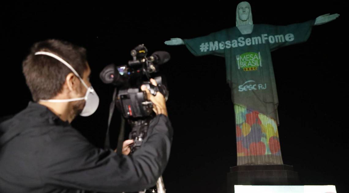 Cristo Redentor ganha proje&ccedil;&atilde;o especial no lan&ccedil;amento da campanha #MesaSemFome