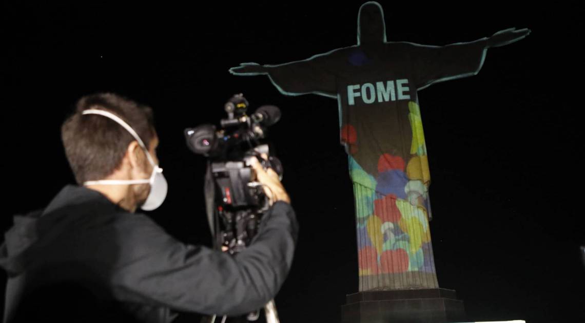 Cristo Redentor ganha proje&ccedil;&atilde;o especial no lan&ccedil;amento da campanha #MesaSemFome