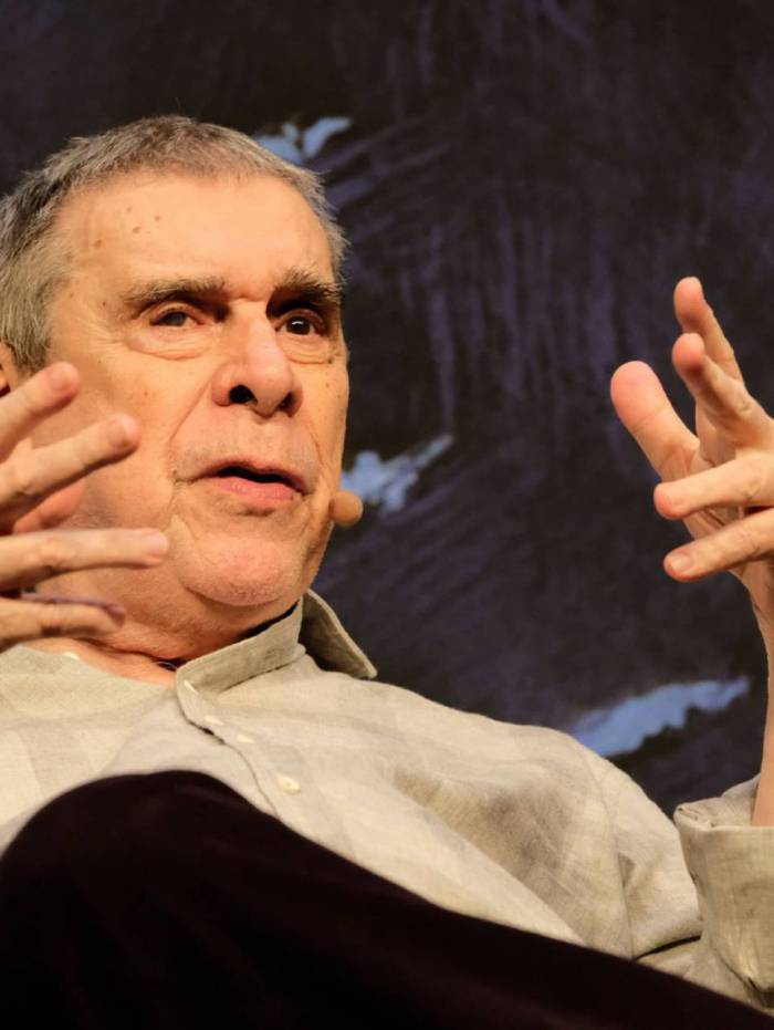 Escritor de contos Sérgio Sant’Anna, 78 anos, estava internado com suspeita de estar como o novo coronavírus e morreu neste domingo