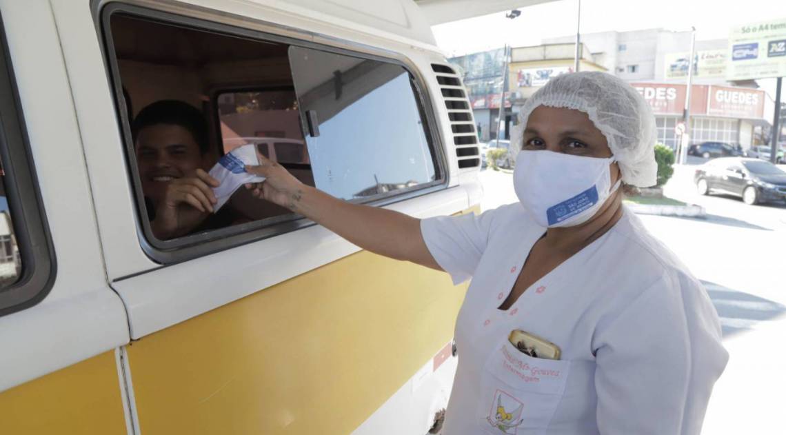 Coronavírus - Meriti monta pontos de distribuição de máscaras e aferição de temperatura
