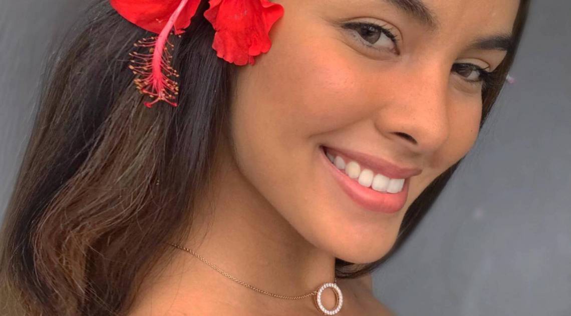 Kimberly Karen Mota de Oliveira, 22, foi encontrada morta a facadas - Reprodução / Facebook