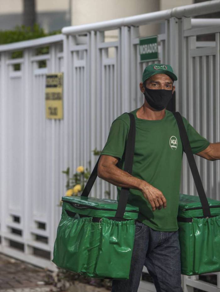 Luciano Felipe investe em entregas de a&ccedil;a&iacute; em casa para se manter durante a pandemia