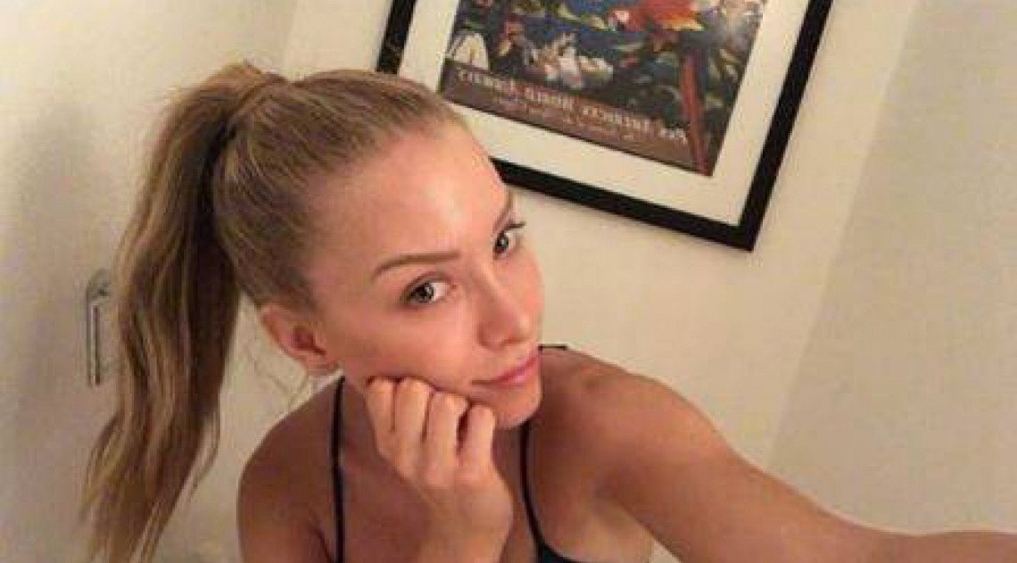 Najila Trindade volta às redes sociais, posta fotos sensuais e manda indireta para Neymar