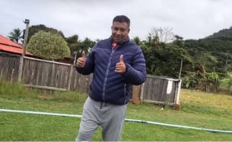 Pedro Manso se sente perseguido e coloca casa à venda