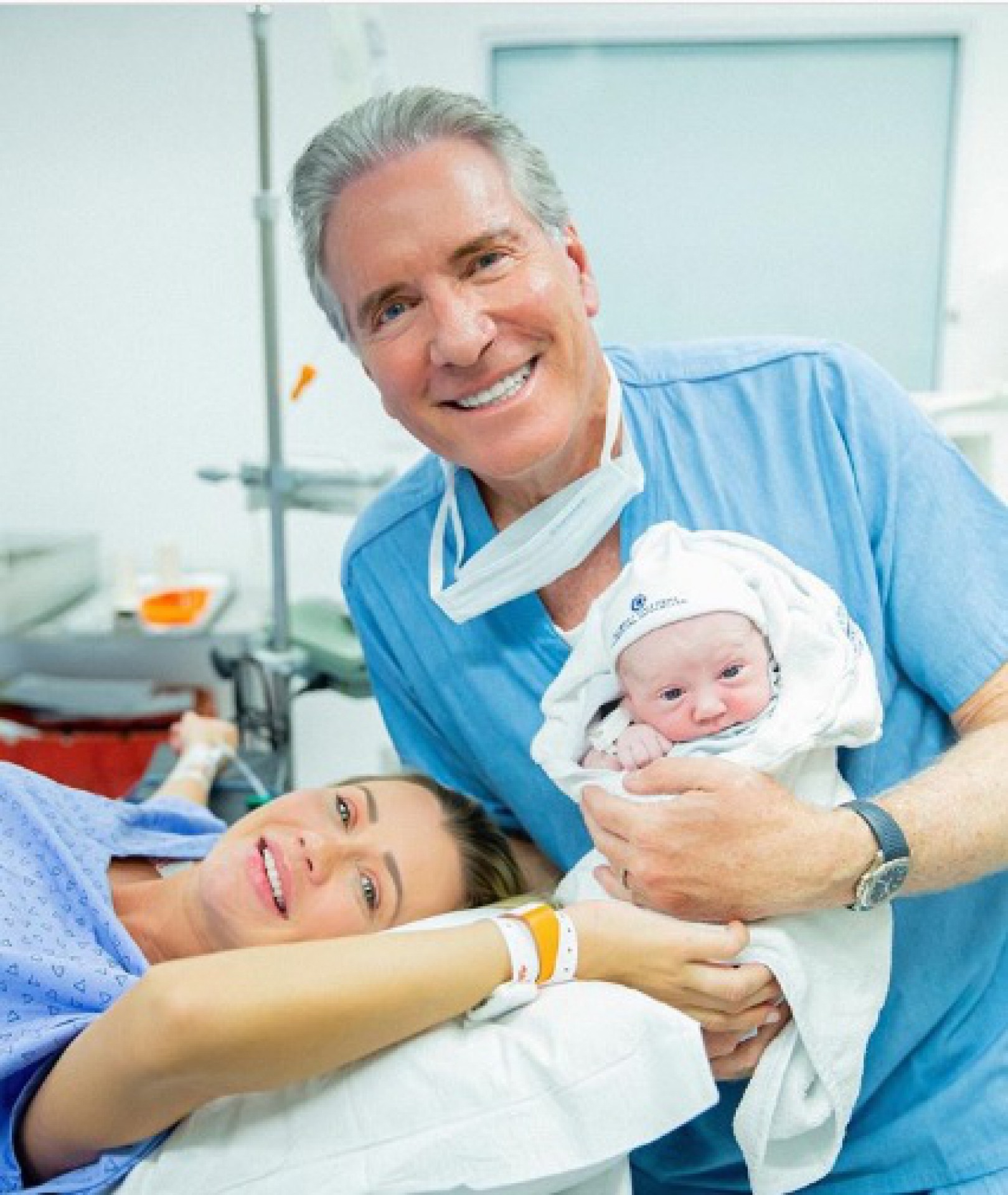 Ana Paula Siebert, Roberto Justus e Vicky - Reprodução