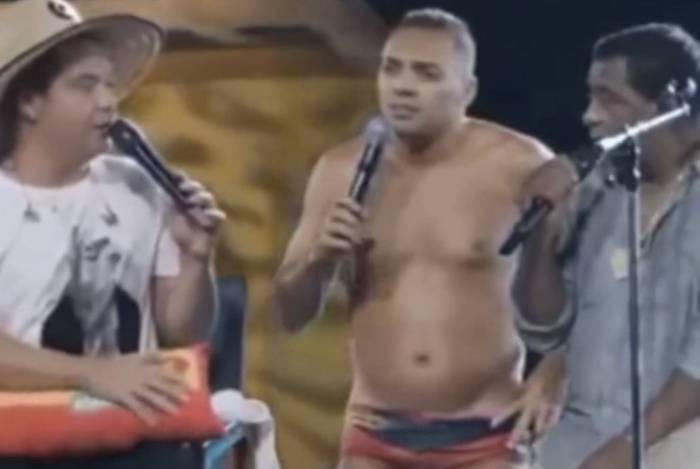 V&iacute;deo: Tirulipa faz xixi ao vivo durante live do Wesley Safad&atilde;o