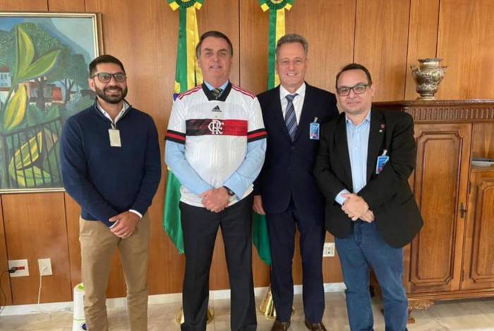 Jogadores do Flamengo seriam contra retorno do futebol, mas estariam temendo represália do clube