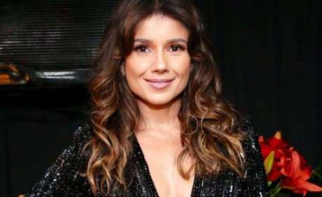 Paula Fernandes relembra dia em que passou por pane em avião, acidente e tiroteio