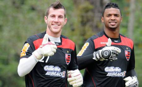 Ex-goleiro do Flamengo é anunciado por clube da Série D