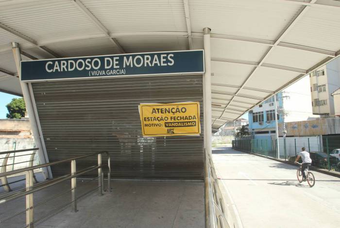 200520 - CORONAVIRUS -  Estacoes do BRT fechadas devido a vandalismo. Nas fotos, Estação Cardoso de Moraes em Olaria.     Estefan Radovicz / Agencia O Dia         CIDADE,RIO,MOBILIDADE,CONSERVAÇÃO,DEPREDAÇÃO