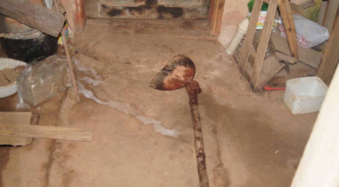 A enxada utilizada no assassinato foi recolhida e periciada pela Polícia Civil