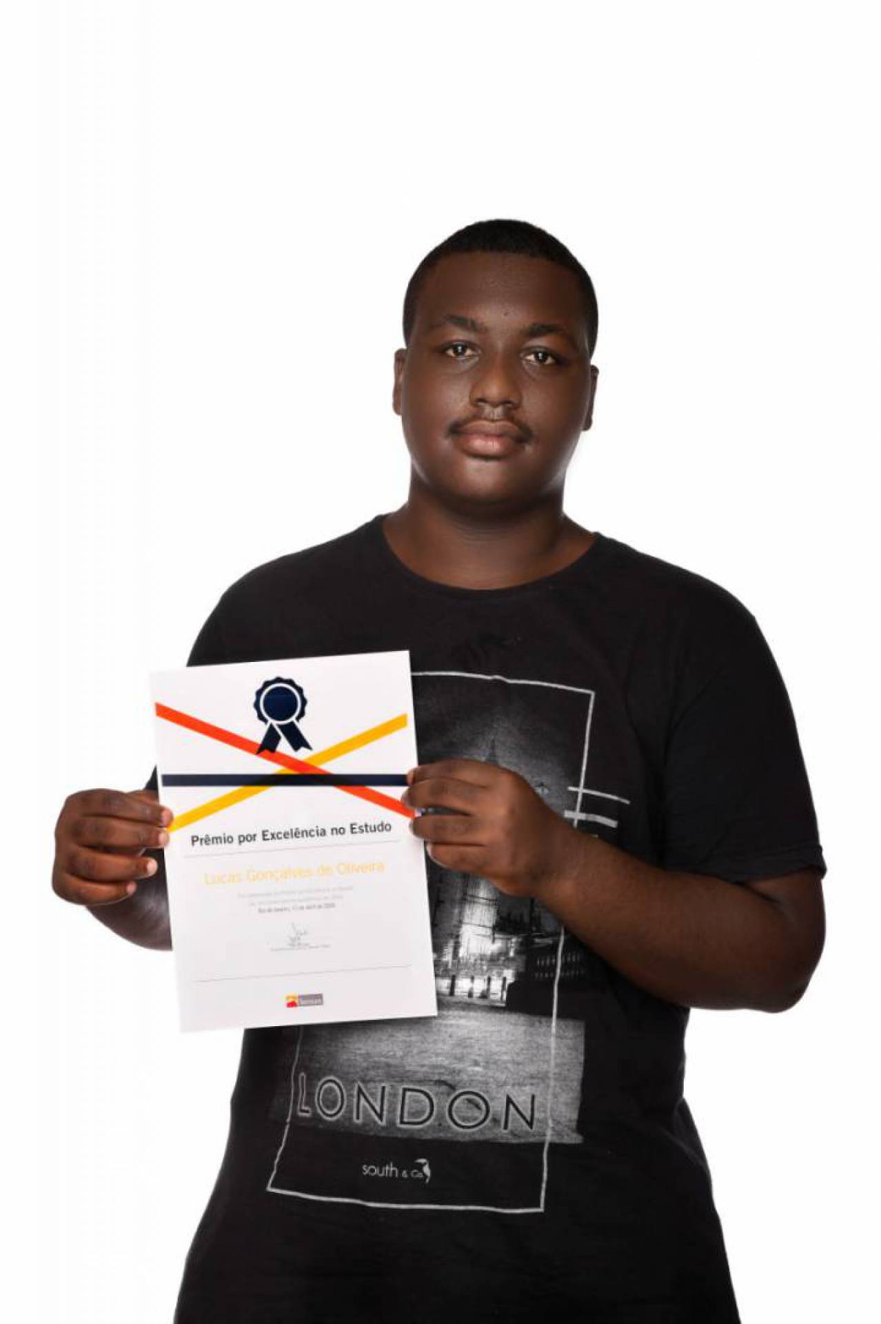 Lucas Gonçalves, de 18 anos, do Colégio Estadual Professora Vania do Amaral, é um dos premiados - DIVULGAÇÃO
