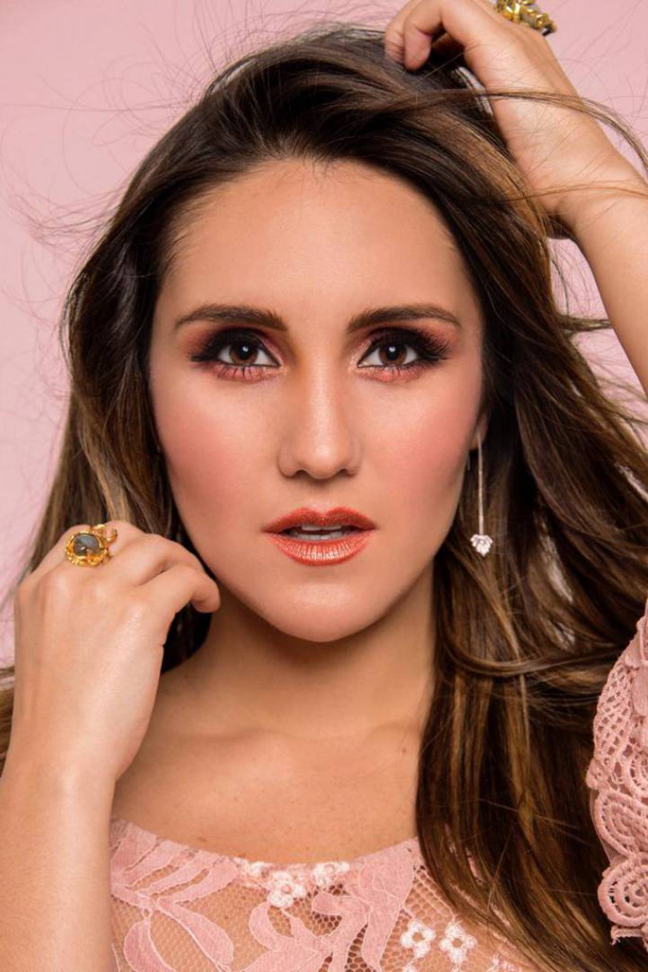 Dulce Maria lança primeiro álbum autoral e revela detalhes do projeto