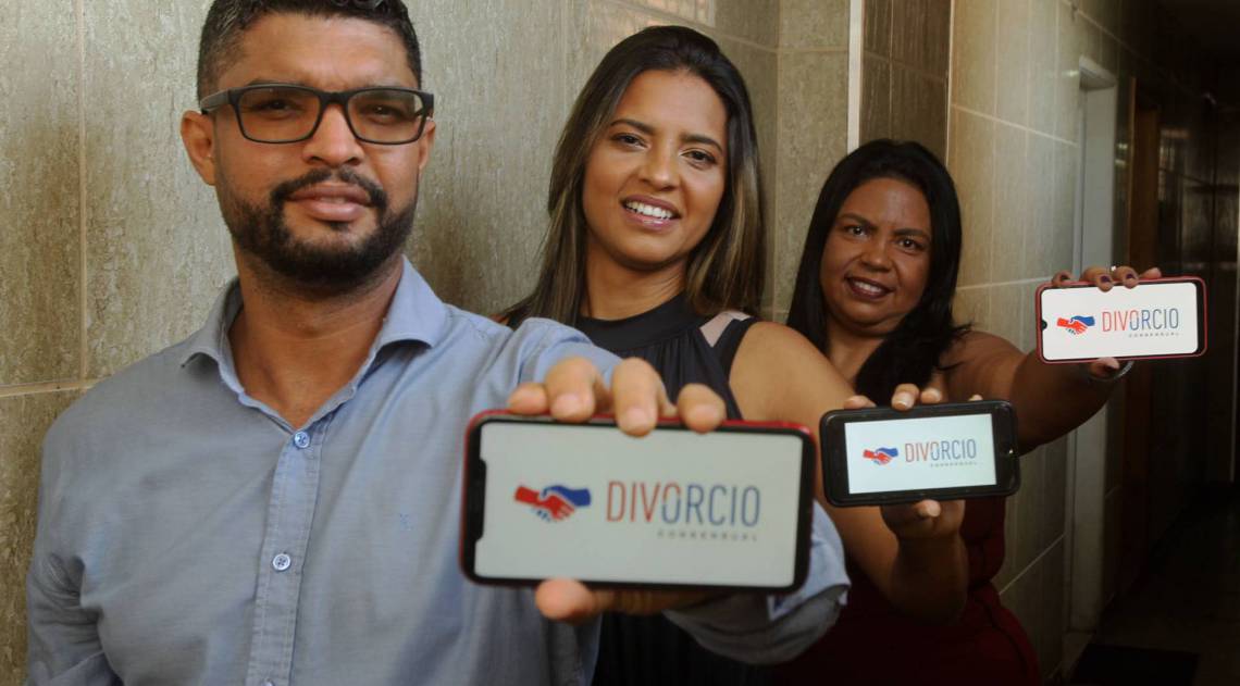 CADERNO BAIXADA - Advogados criam plataforma digital para divorcio concensual. Na foto, os personagens, (esq p. dir),Amaro Cabral Monteiro,Marina Monteiro de Oliveira e Débora Simone. Estefan Radovicz / Agencia O Dia CIDADE,RIO,CAXIAS,DIREITO,ADVOGADOS,DIVÓRCIO