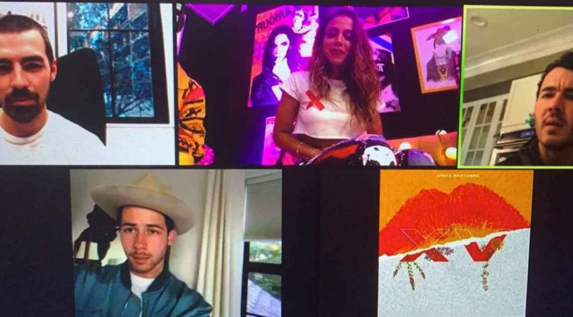 Anitta conversa com Jonas Brothers - Reprodução
