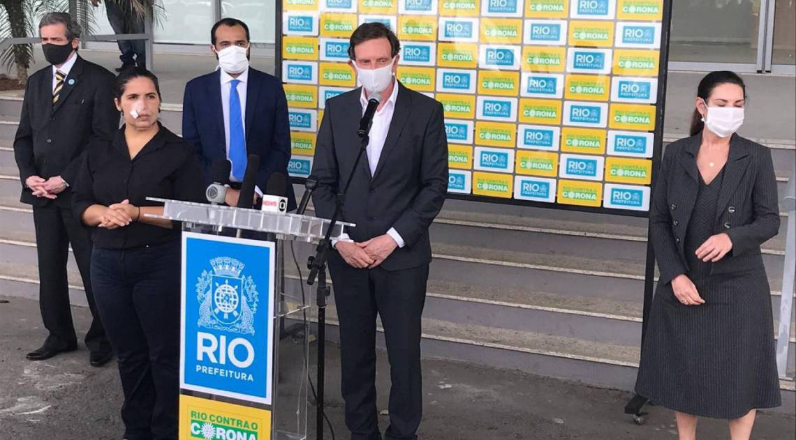 Crivella concede entrevista coletiva no Riocentro - RICARDO CASSIANO/AGÊNCIA O DIA