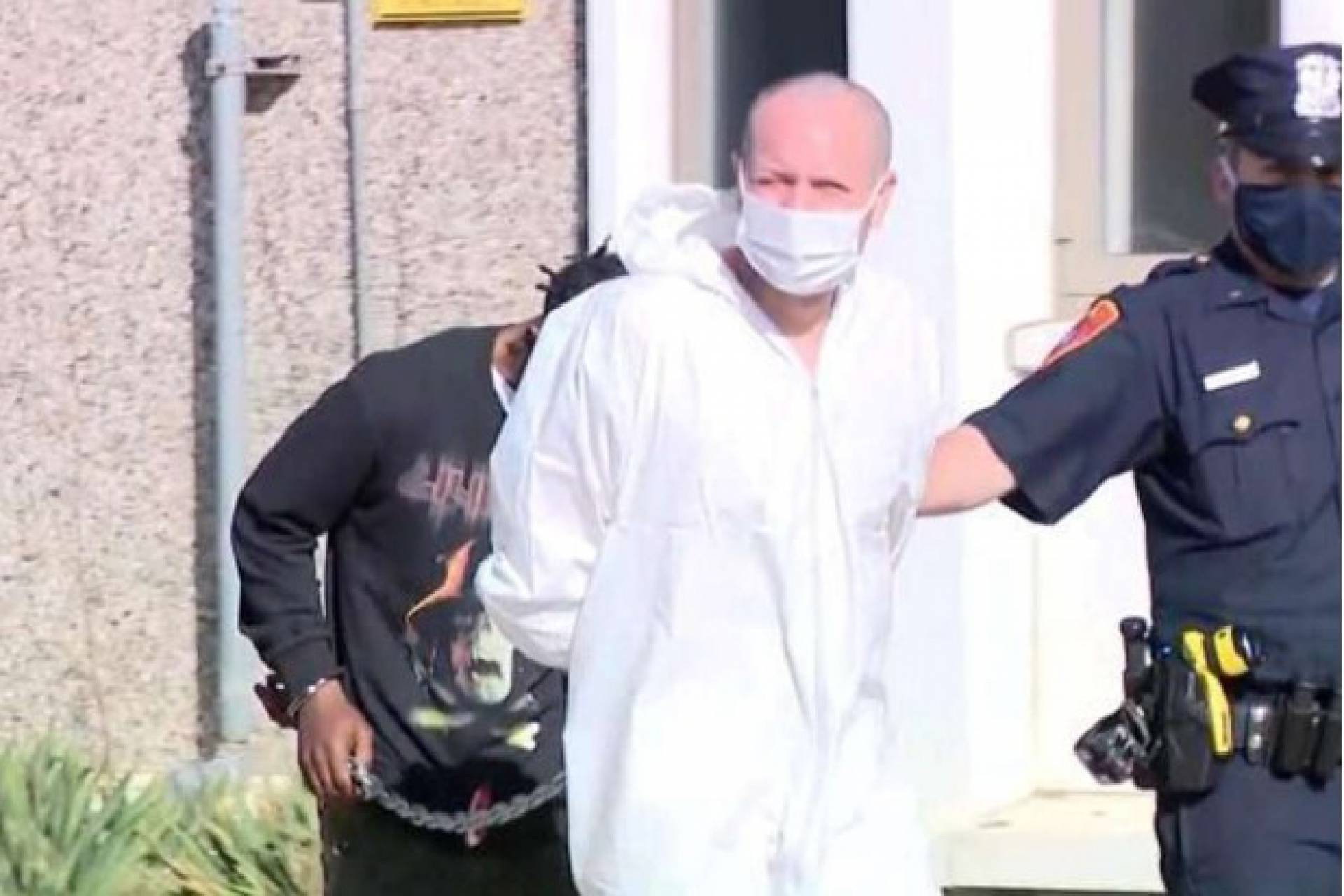 Homem esfaqueia o pai at&eacute; a morte durante reuni&atilde;o por videoconfer&ecirc;ncia