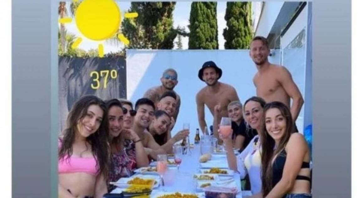 Jogadores fazem almoço com mais de 10 pessoas durante pandemia do novo coronavírus - Reprodução