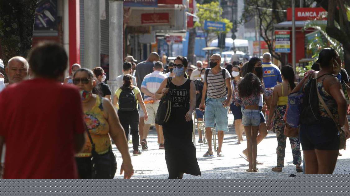Rio de Janeiro - RJ  - 25/05/2020 - COVID 19 - Coronavirus no Rio - Movimentacao na zona oeste do Rio - na foto, cal&Atilde;&sect;adao de Campo Grande - Foto Reginaldo Pimenta / Agencia O Dia