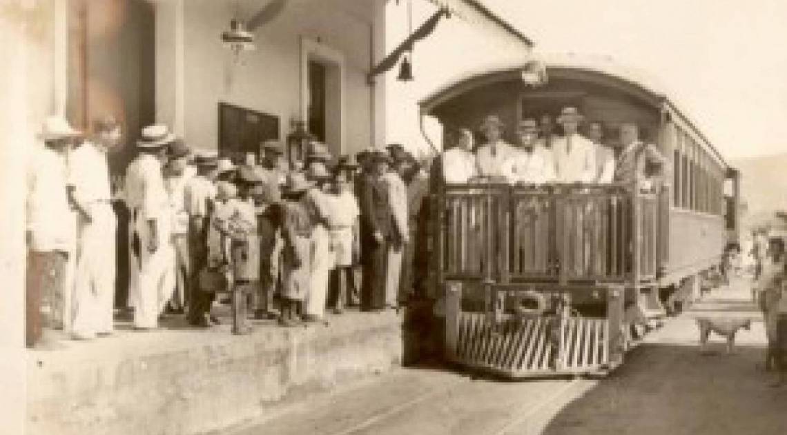 Autoridades chegando em Maricá para visita, através da EFM (Estrada Férrea Maricá) - Museu de História de Maricá