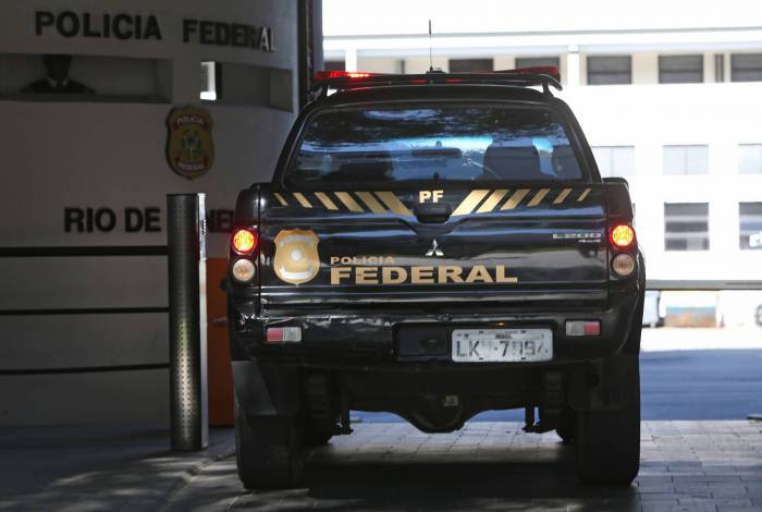 Homem ameaça tripulação em embarcação e é preso pela PF na Ilha