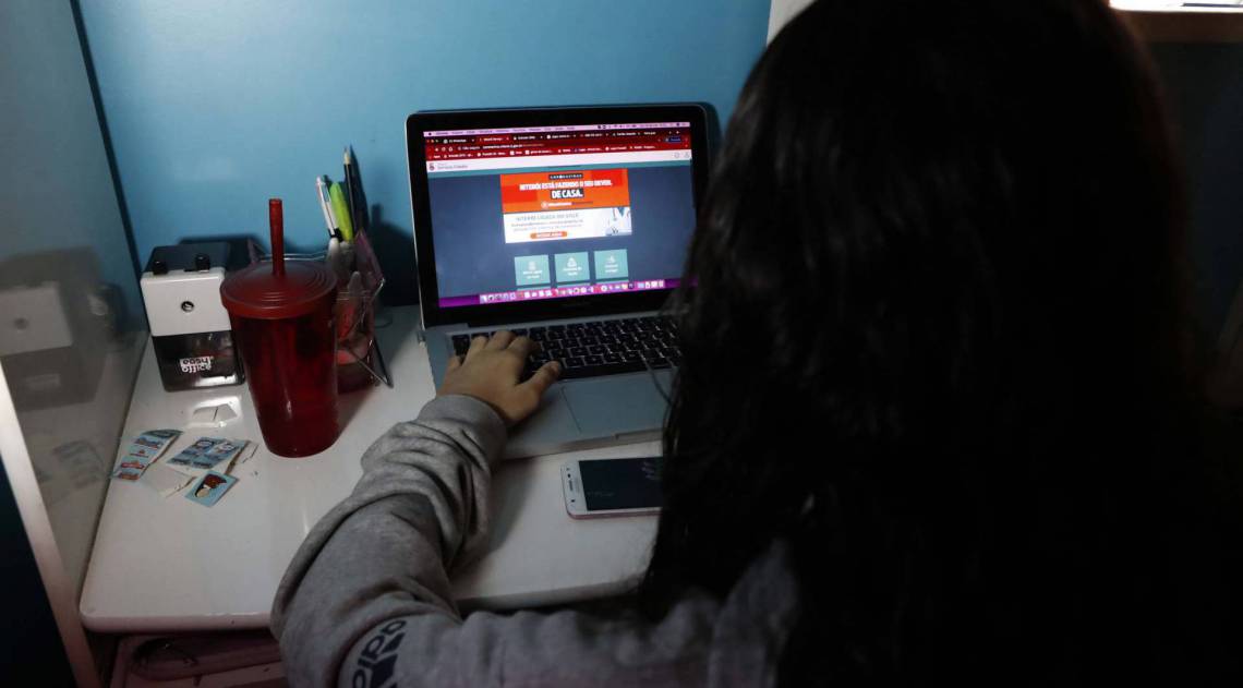 Rio de Janeiro - RJ  - 28/05/2020 - COVID 19 - Coronavirus no Rio - Portal que a Prefeitura de NIteroi lancou de telemonitoramento para pessoas com suspeita de covid-19, foto simulacao - Foto Gilvan de Souza / Agencia O Dia