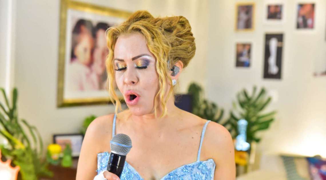 Joelma fez várias trocas de roupa durante a live