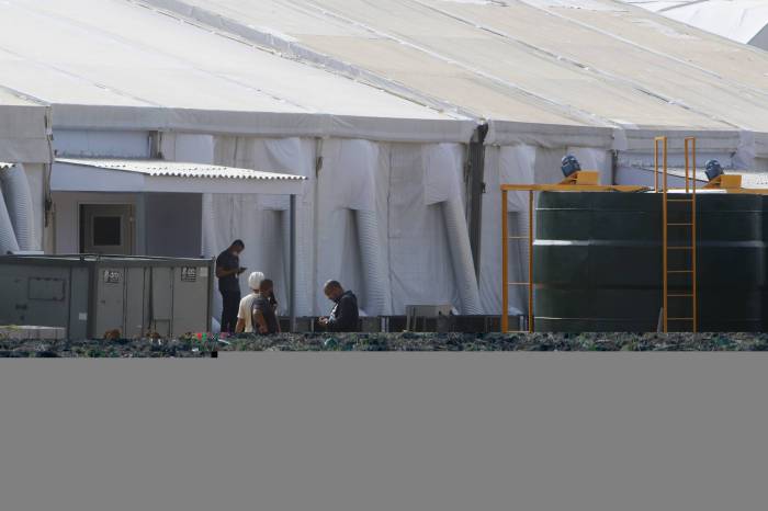 A área do Hospital de Campanha de Nova Iguaçu, ontem, ainda era um canteiro de obras