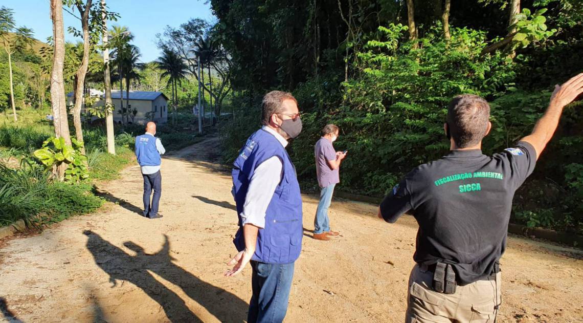 Agentes est&atilde;o no local desde a noite desta quinta-feira - Divulgação / Inea