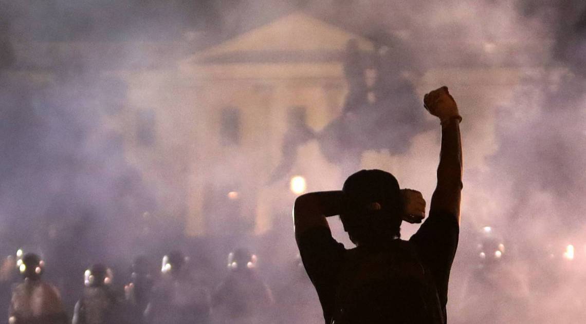 Protestos contra a morte de George Floyd chegam perto da Casa Branca, nos EUA