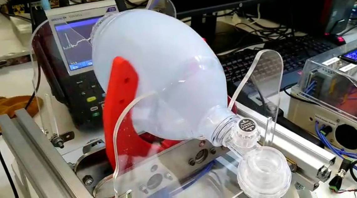 Respiradores produzidos no setor de Engenharia da UFF