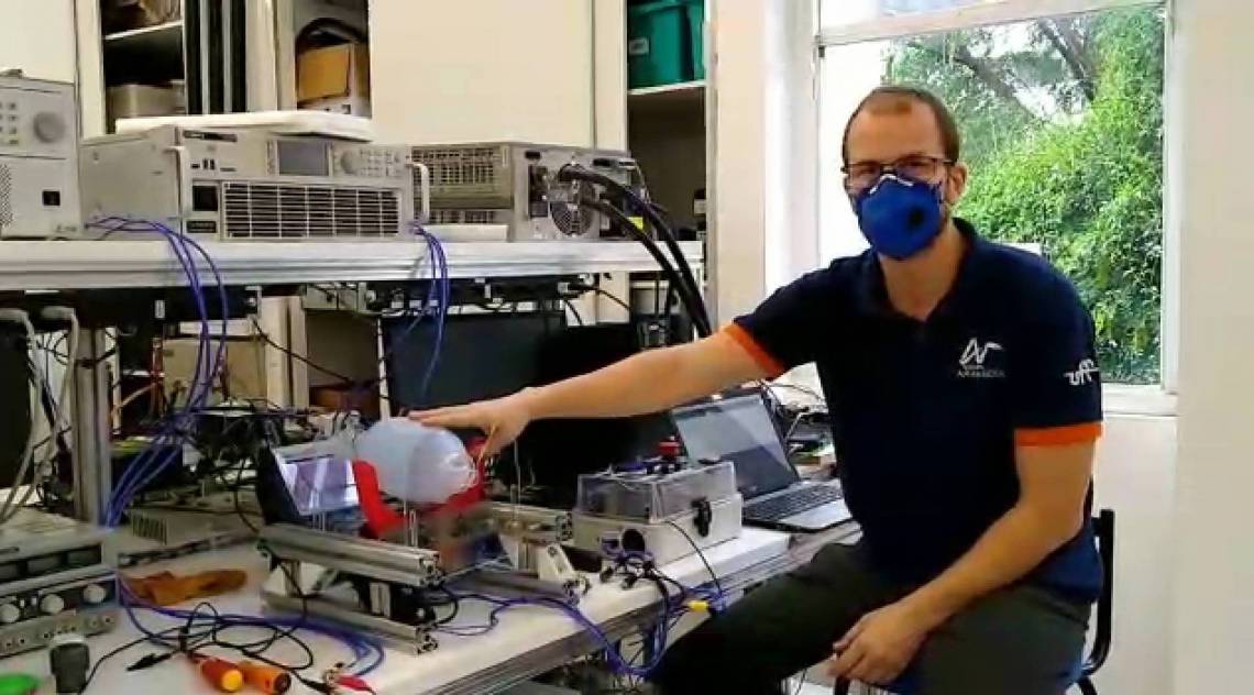 Respiradores produzidos no setor de Engenharia da UFF