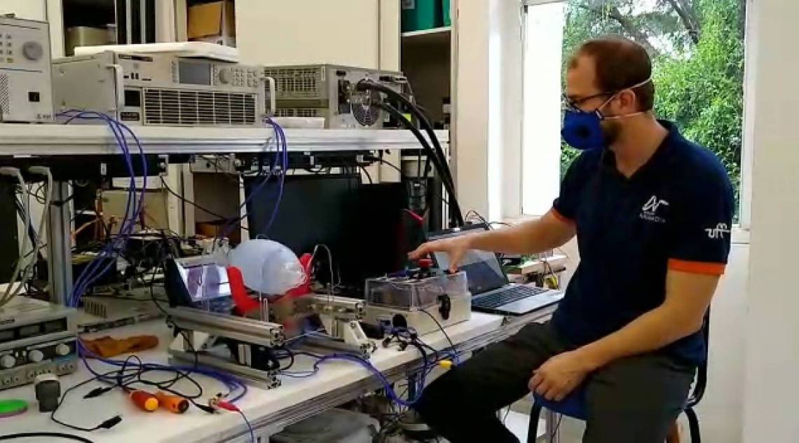 Respiradores produzidos no setor de Engenharia da UFF
