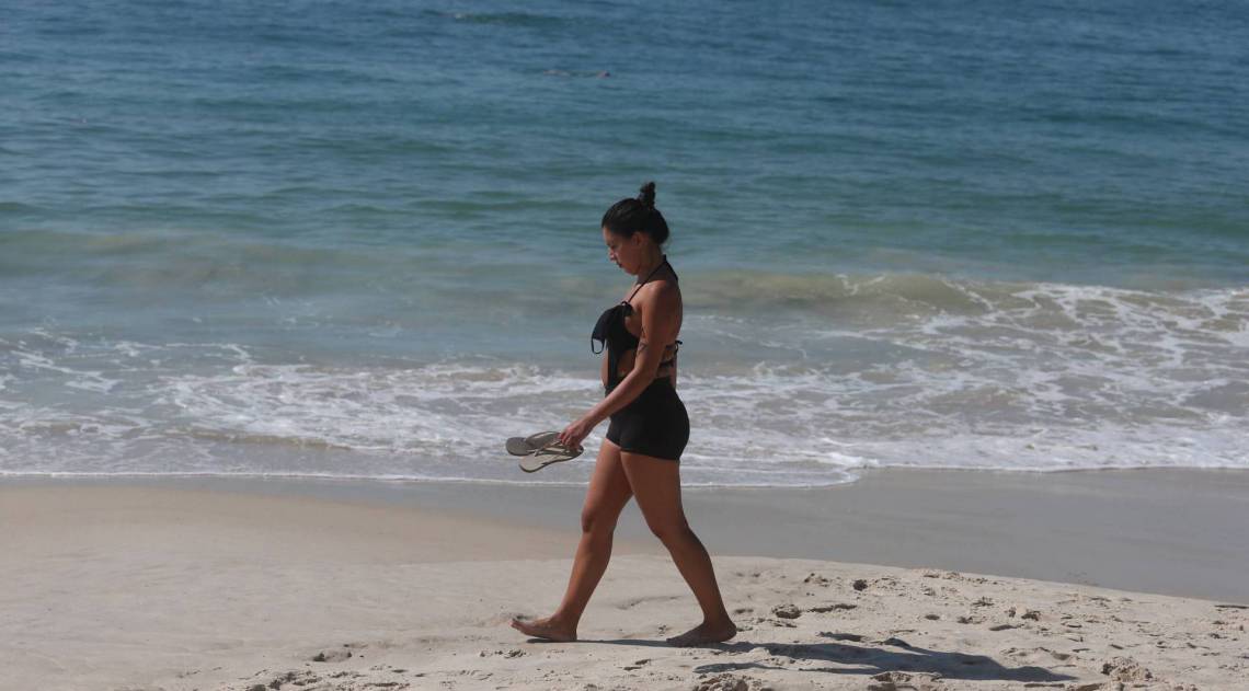 Rio,02/06/2020 -COVID-19 -CORONAVIRUS,COPACABANA, praia de Copacabana,primeiro dia de relaxamento gradual da quarentena no Rio . Na foto, praias cheias em Copacabana.Foto: Cleber Mendes/Agência O Dia