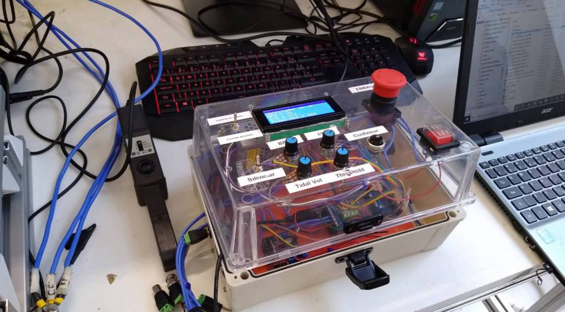 Respiradores produzidos no setor de Engenharia da UFF