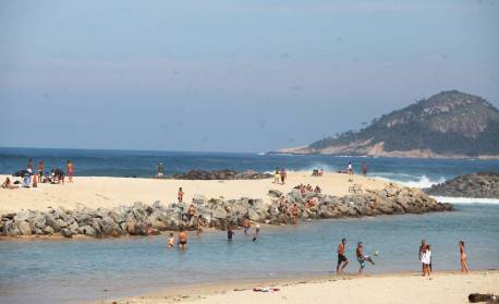 Corpo de Bombeiros interrompe buscas por homens desaparecidos no Recreio