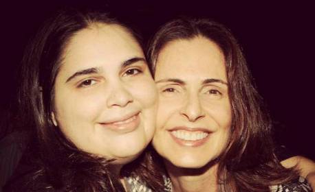 'Eu me amo', diz filha de Silvia Pfeifer após emagrecer 80kg; veja antes e depois!