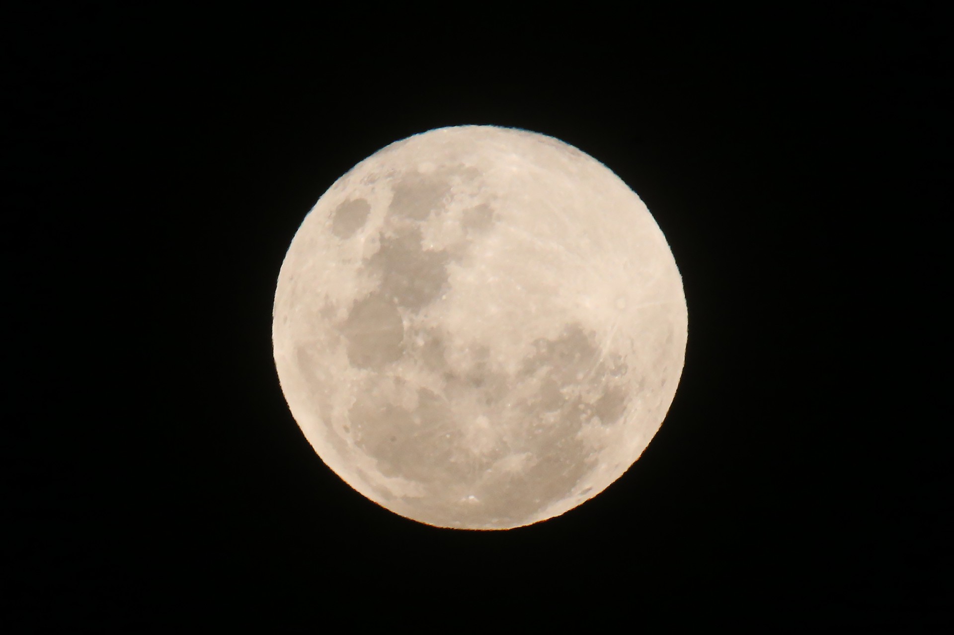 Veja como a lua cheia vai influenciar o seu signo; confira as previsões!